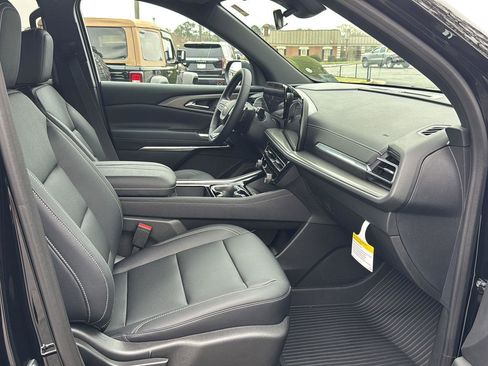 New 2026 Chevrolet Traverse LT w/ LPO, Floor Liner Package image 10