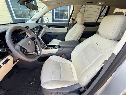 Used 2020 Cadillac XT6 Premium Luxury image 21