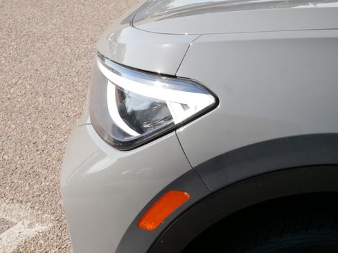 Used 2024 Volkswagen ID.4 2WD image 16
