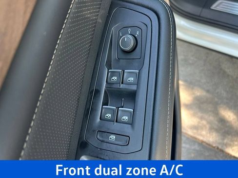 Used 2024 Volkswagen Atlas SE FWD image 18