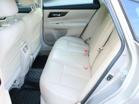 Used 2014 Nissan Altima 2.5 SL w/ Technology Package FWD image 15