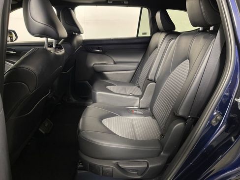 Certified 2025 Toyota Highlander XSE AWD/4WD image 13