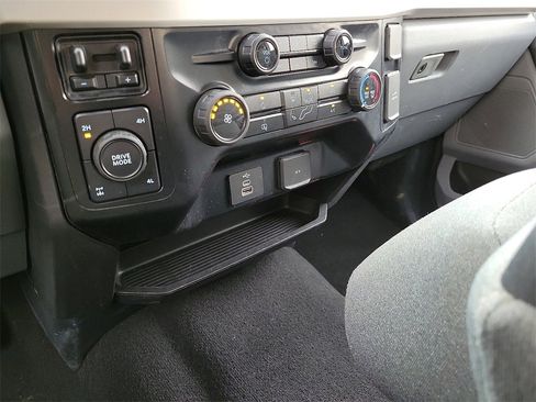 Used 2024 Ford F250 XLT w/ FX4 Off-Road Package image 25