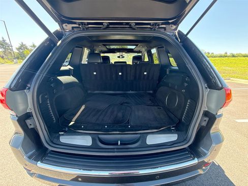 Used 2018 Jeep Grand Cherokee Overland AWD/4WD image 17