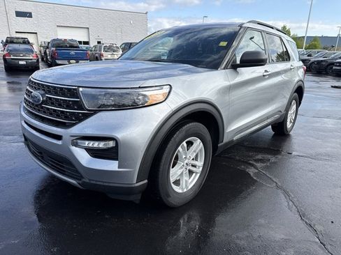 Certified 2023 Ford Explorer XLT w/ Equipment Group 202A AWD/4WD image 2
