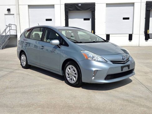 Used 2014 Toyota Prius V Three FWD image 3