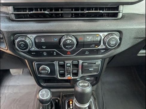 Used 2024 Jeep Wrangler Sport S image 11