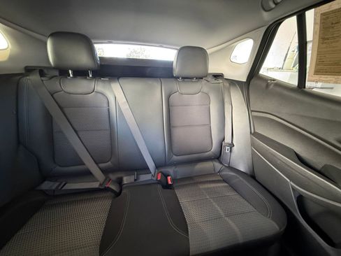 Used 2025 Chevrolet Trax LT image 37