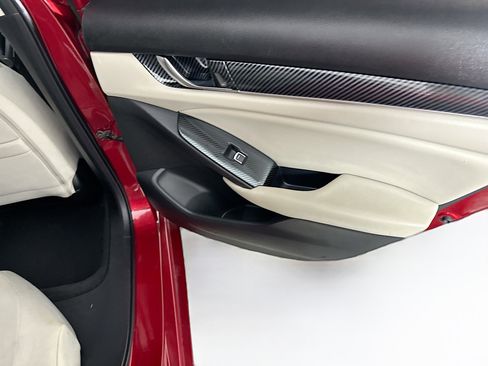 Used 2018 Honda Accord LX image 28