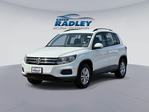 Used 2015 Volkswagen Tiguan S image 5