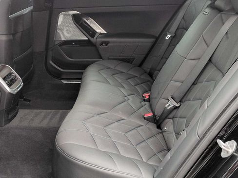 Used 2023 BMW 760i xDrive AWD/4WD image 21
