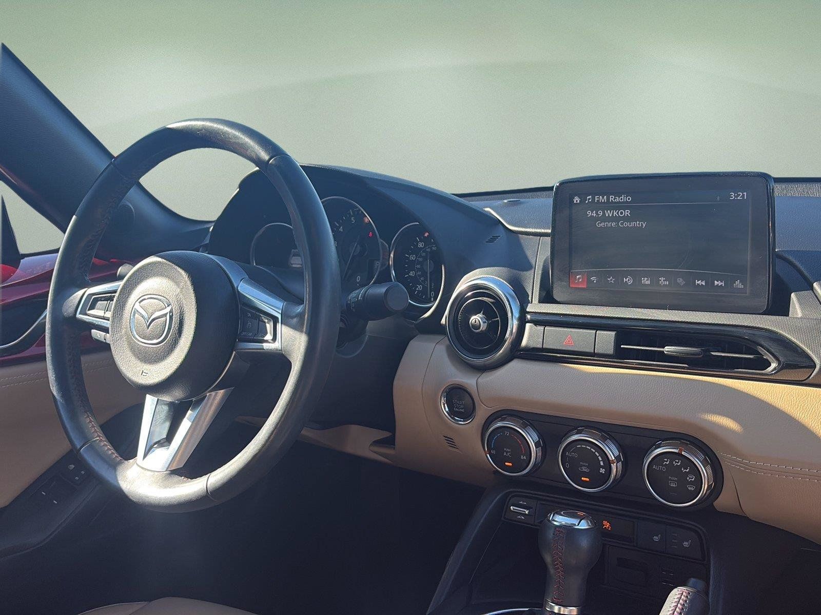 Used 2019 MAZDA MX-5 Miata RF Grand Touring RWD image 9