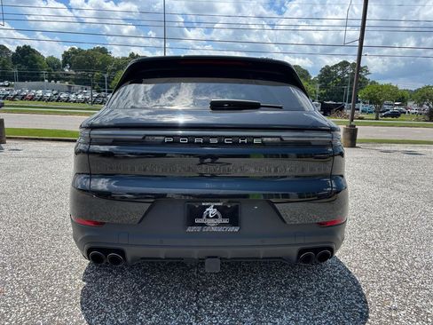 Used 2025 Porsche Cayenne E-Hybrid AWD/4WD image 4