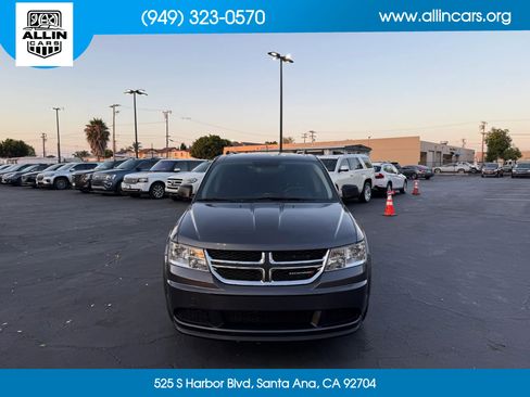 Used 2017 Dodge Journey SE w/ Flexible Seating Group FWD image 2