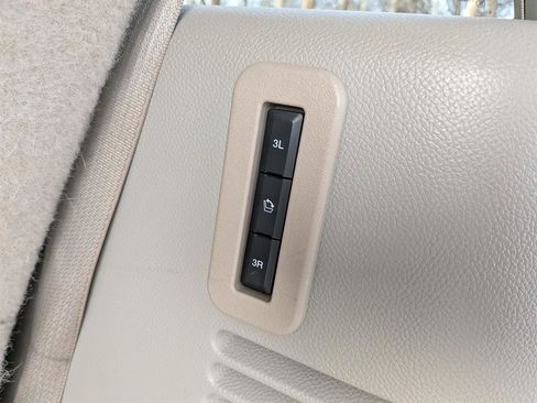 Used 2016 Lincoln Navigator Select image 21