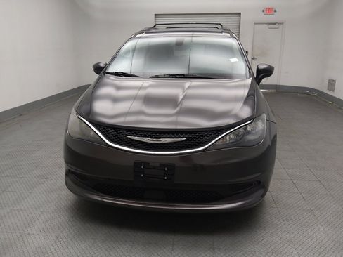 Used 2021 Chrysler Voyager Lxi FWD image 15