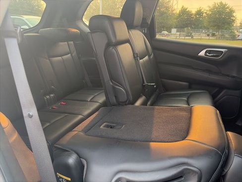 Used 2017 Nissan Pathfinder SL w/ SL Tech Package image 15