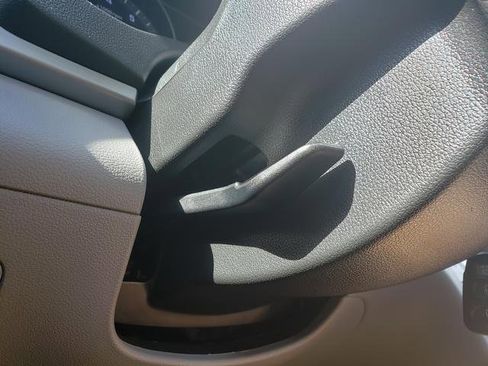 Used 2017 Hyundai Elantra SE image 22