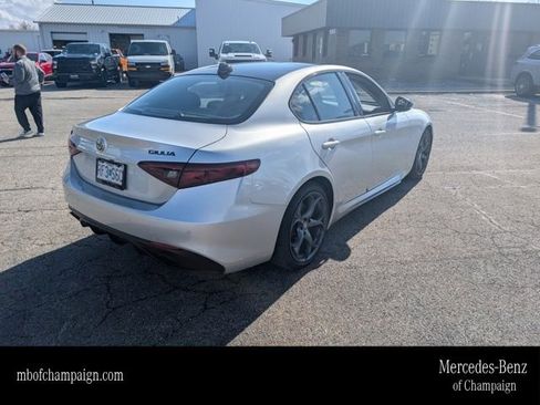 Used 2019 Alfa Romeo Giulia Ti image 10