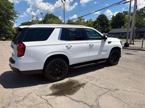 Certified 2023 GMC Yukon SLE AWD/4WD image 3