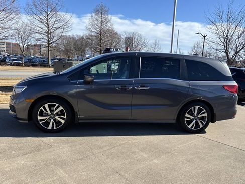 Used 2023 Honda Odyssey Touring image 12