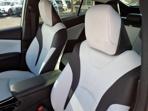 Used 2019 Toyota Prius L Eco image 27