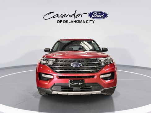 Certified 2022 Ford Explorer XLT w/ Equipment Group 202A AWD/4WD image 3