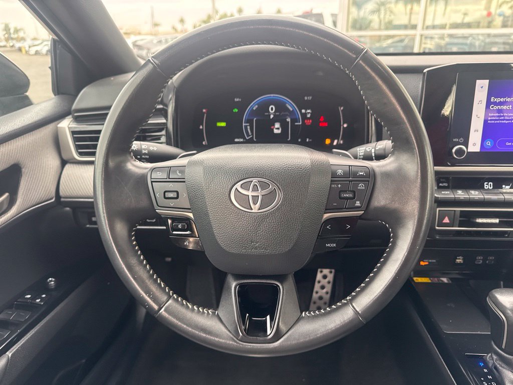 Used 2025 Toyota Camry SE FWD image 14