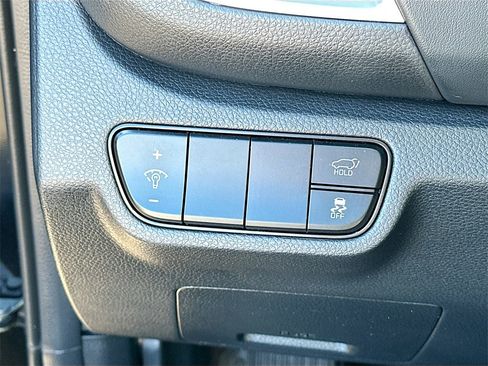 Certified 2025 Kia Seltos SX w/ SX Sunroof Package image 10