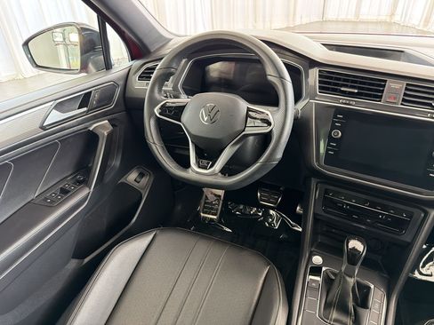 Certified 2024 Volkswagen Tiguan SE R-Line FWD image 17