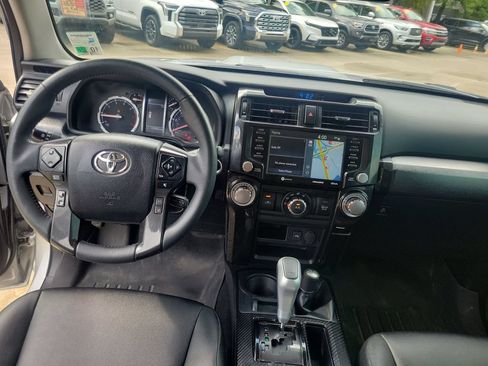Used 2021 Toyota 4Runner TRD Off-Road Premium AWD/4WD image 24