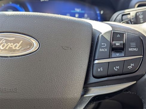 Used 2020 Ford Explorer Platinum w/ Premium Technology Package image 16