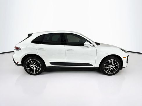 Certified 2025 Porsche Macan AWD/4WD image 8