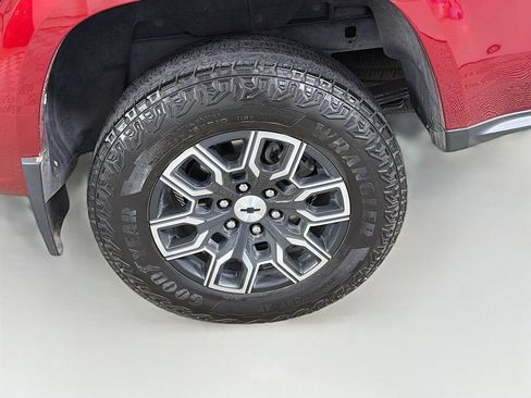 Used 2023 Chevrolet Colorado Z71 w/ Z71 Convenience Package 2 AWD/4WD image 30