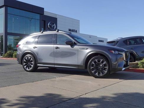 Certified 2024 MAZDA CX-90 Plug-In Hybrid w/ Premium Plus AWD/4WD image 4