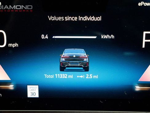 Used 2023 BMW i7 xDrive60 image 90