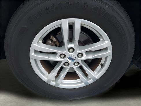 Used 2023 Ford Explorer XLT w/ Equipment Group 202A image 10