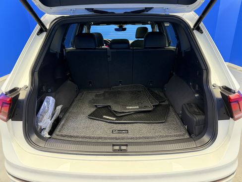 Used 2022 Volkswagen Tiguan SE R-Line AWD/4WD image 27
