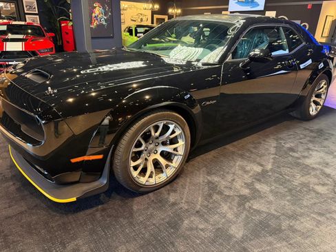 Used 2023 Dodge Challenger SRT Hellcat Redeye RWD image 2