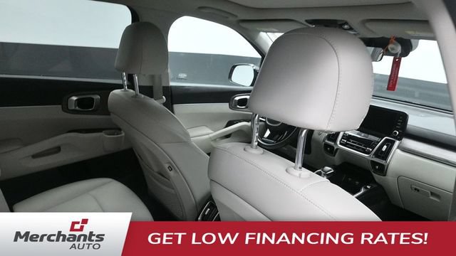 Used 2022 Kia Sorento S w/ Panoramic Sunroof Package AWD/4WD image 13