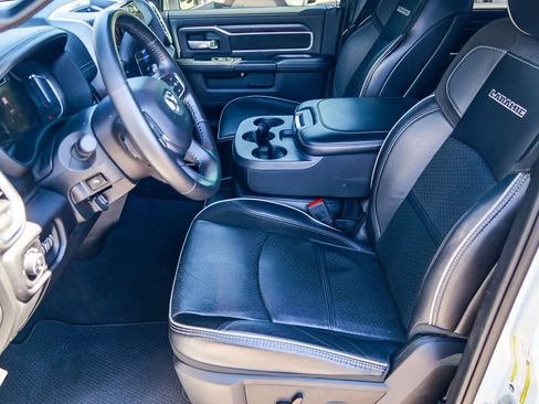 Used 2024 RAM 2500 Laramie w/ Night Edition image 19