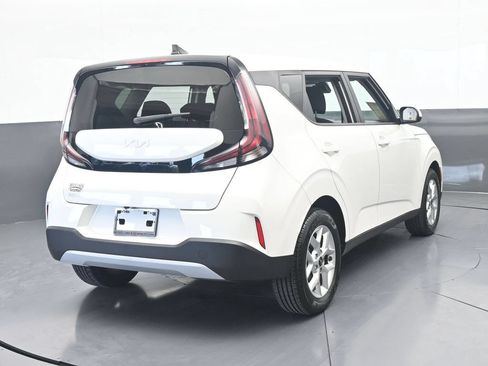 Used 2024 Kia Soul LX w/ Option Group 015 FWD image 5