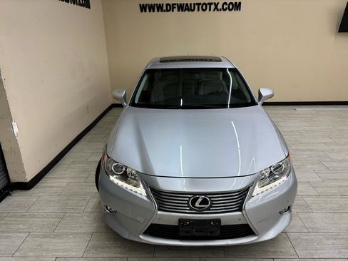 Used 2014 Lexus ES 350 w/ Luxury Package FWD image 3
