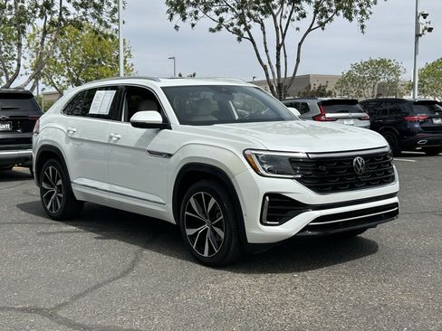 Used 2025 Volkswagen Atlas Cross Sport SEL Premium R-Line image 5