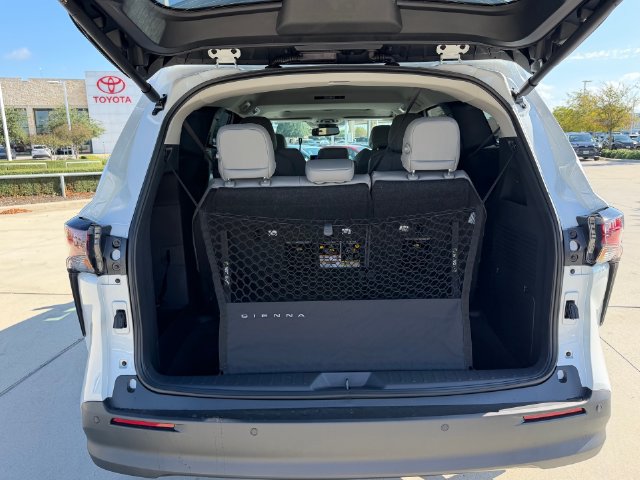New 2026 Toyota Sienna XLE FWD image 6