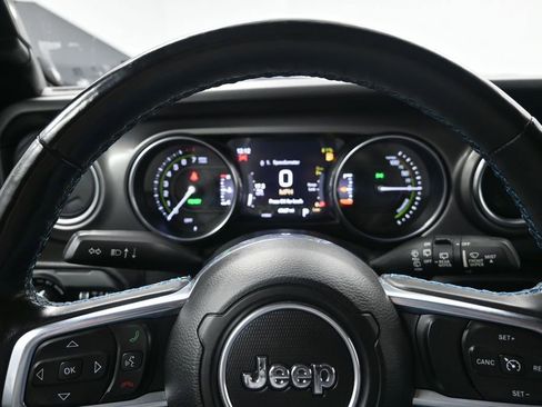 Used 2022 Jeep Wrangler Unlimited Rubicon 4xe w/ Cold Weather Group AWD/4WD image 14