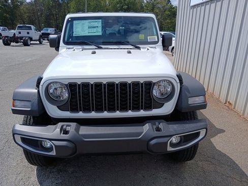 New 2025 Jeep Gladiator Sport image 11