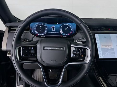 Used 2025 Land Rover Range Rover Sport SE image 12