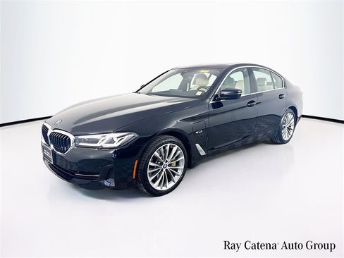 Certified 2023 BMW 530e xDrive w/ Premium Package image 3