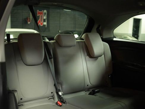 Used 2024 Honda Odyssey EX-L image 18